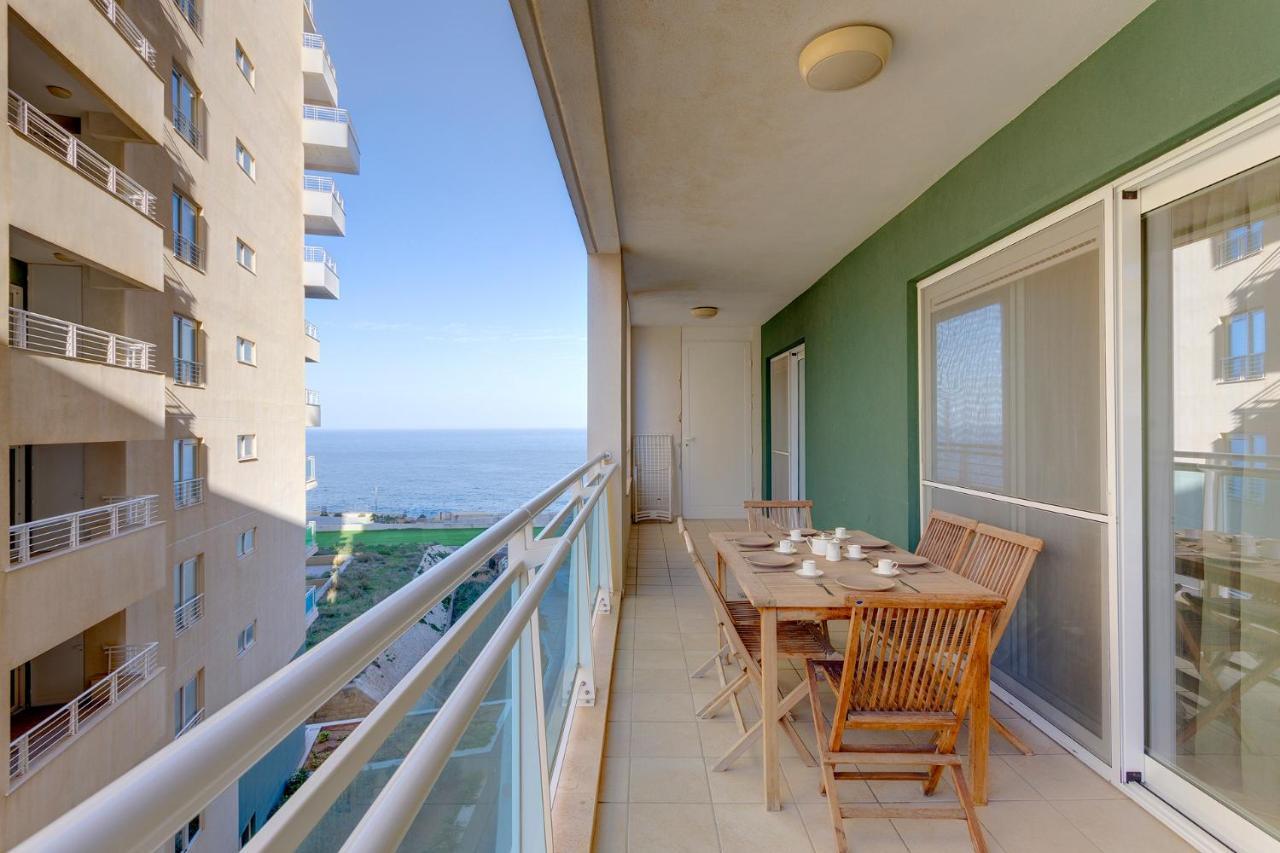 Luxury Apt W/ Side Seaviews And Pool, Top Location Sliema Luaran gambar