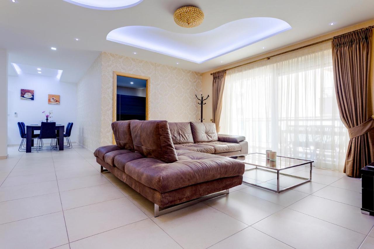 Luxury Apt W/ Side Seaviews And Pool, Top Location Sliema Luaran gambar