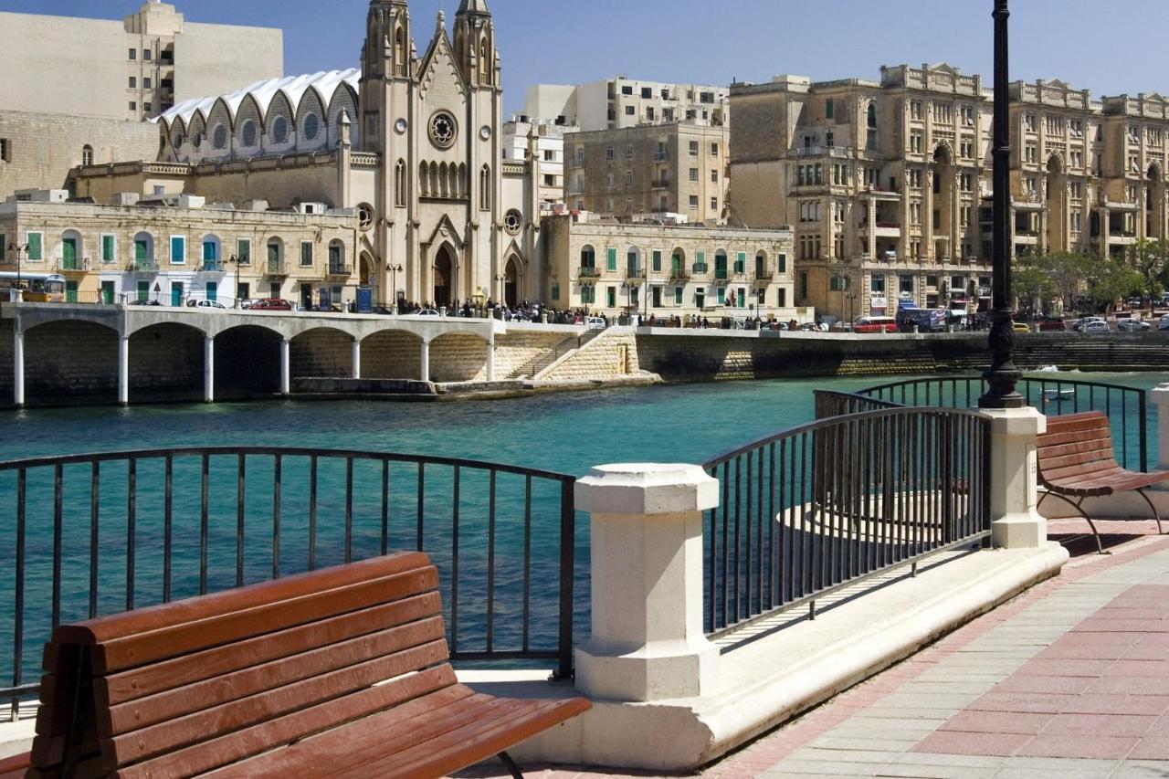Luxury Apt W/ Side Seaviews And Pool, Top Location Sliema Luaran gambar