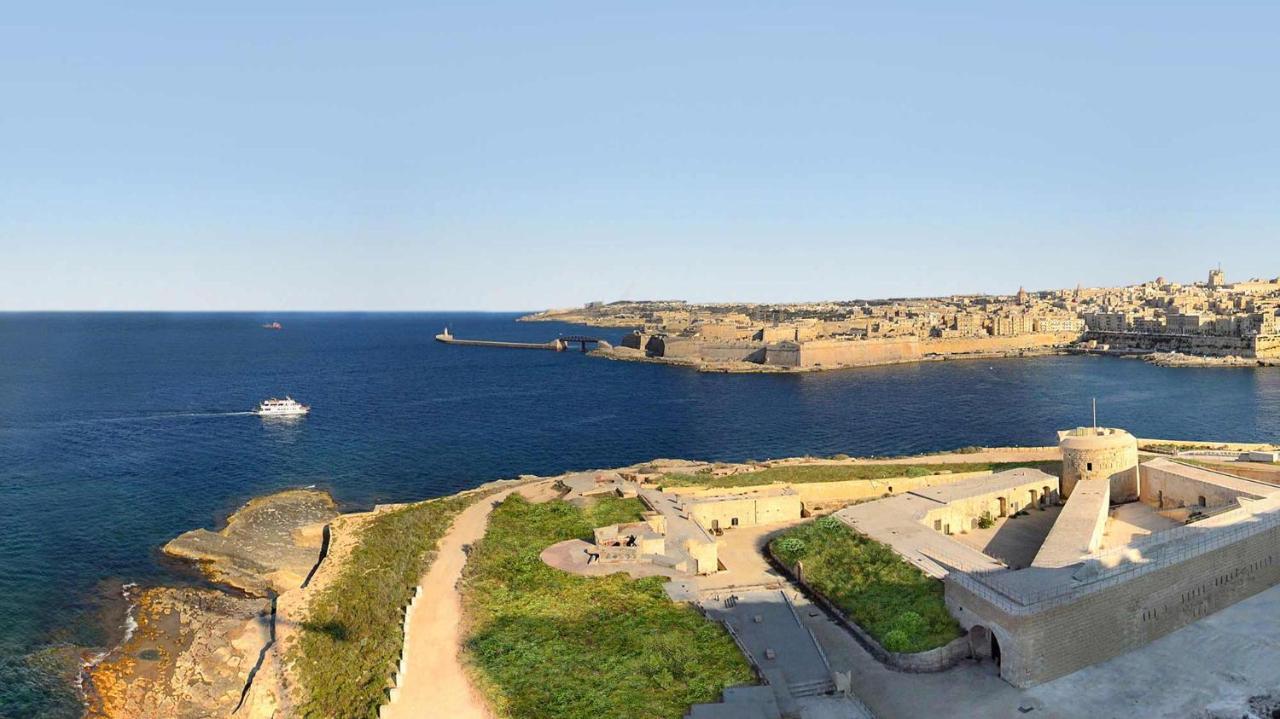 Luxury Apt W/ Side Seaviews And Pool, Top Location Sliema Luaran gambar