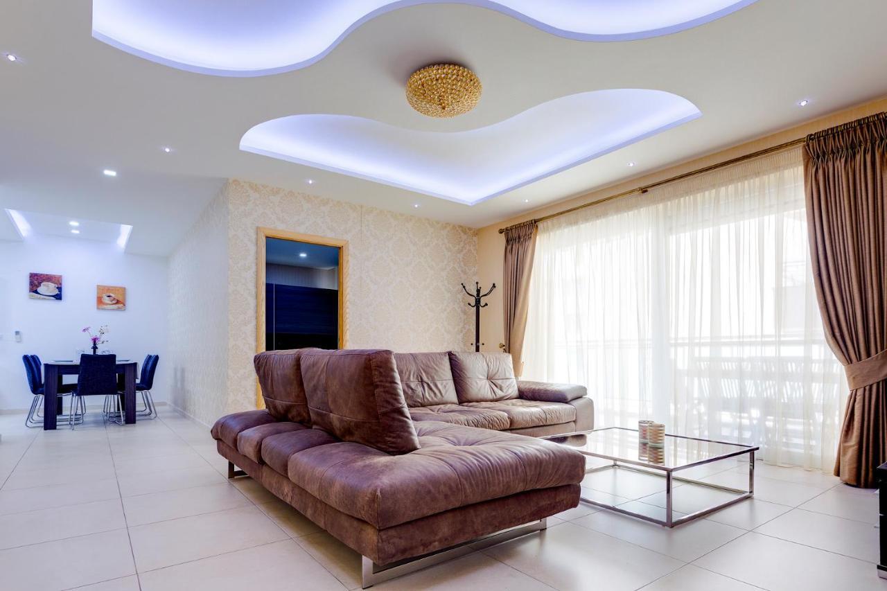 Luxury Apt W/ Side Seaviews And Pool, Top Location Sliema Luaran gambar